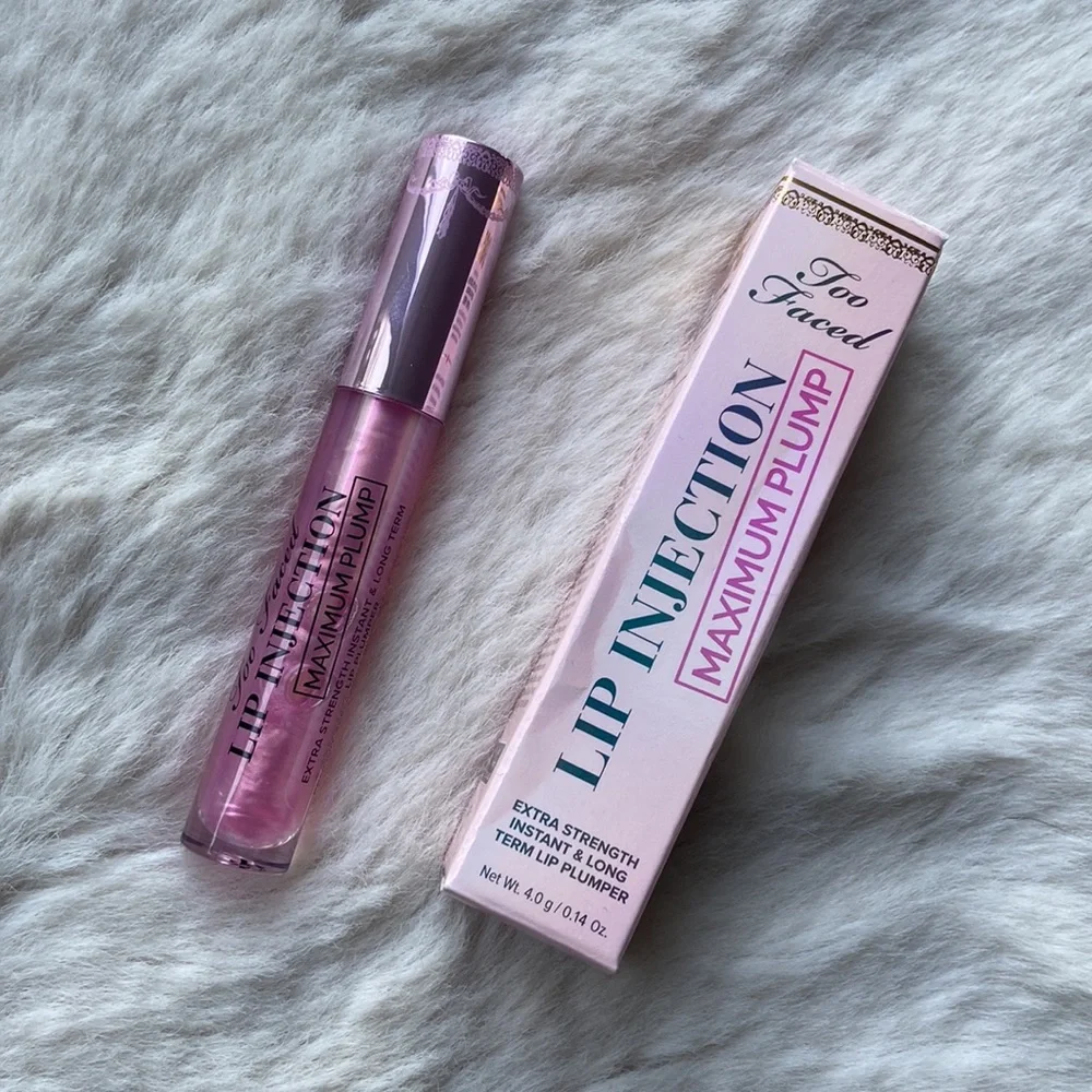 Too Faced Lip Injection Maximum Plump Extra Strength Hydrating Lip Plumper gloss